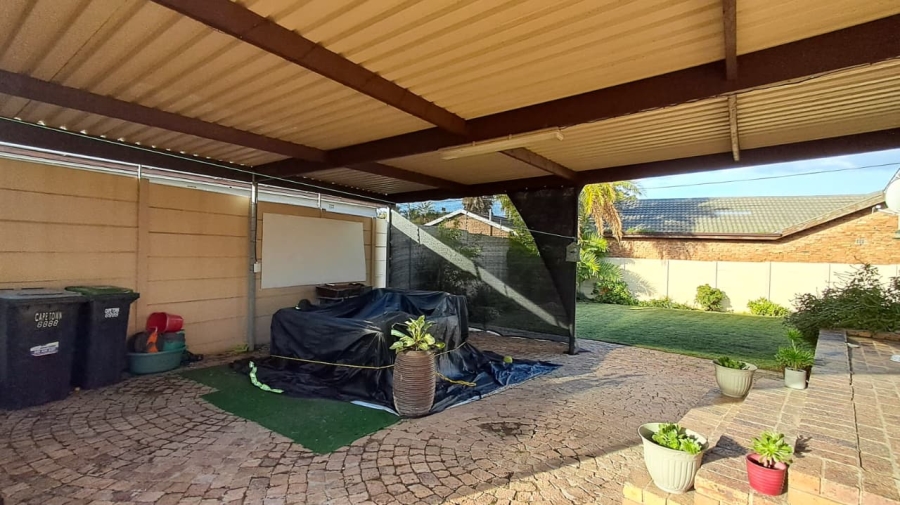 3 Bedroom Property for Sale in Zoo Park Western Cape